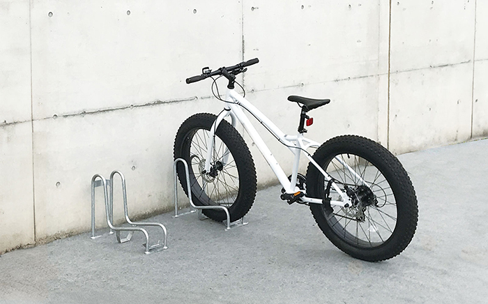 ファットバイク専用のスタンド