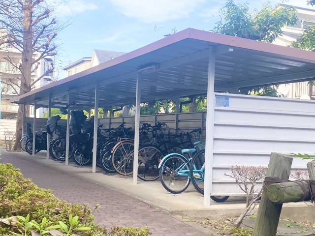 駐輪場の屋根