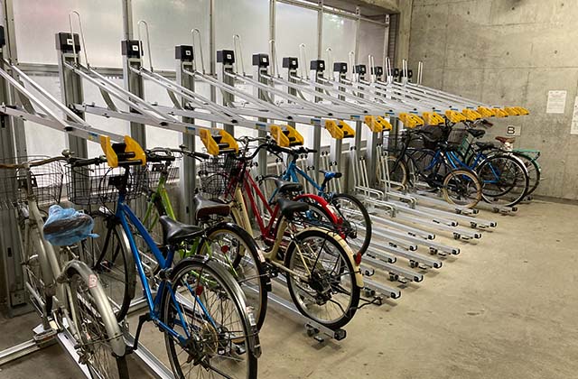 昇降式駐輪ラックへ入れ替えた駐輪場