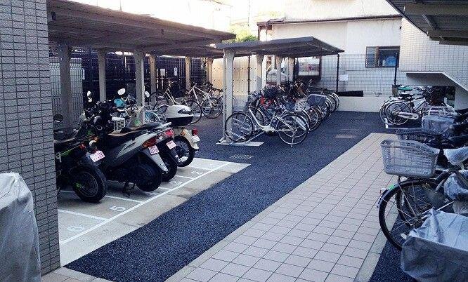 白線引きで増設した駐輪場
