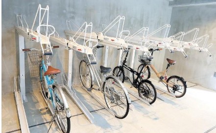 2段式ラックと自転車